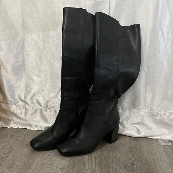 Aldo Black Knee High Boots Womens U.S size 6.5 - Picture 1 of 4